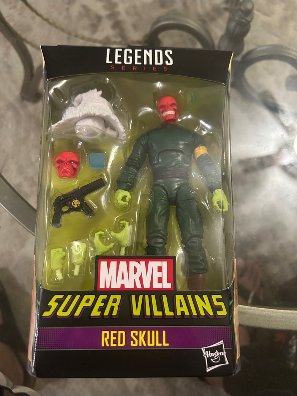 Hasbro Marvel Super Villains Red Skull Figure with Green Gloves
